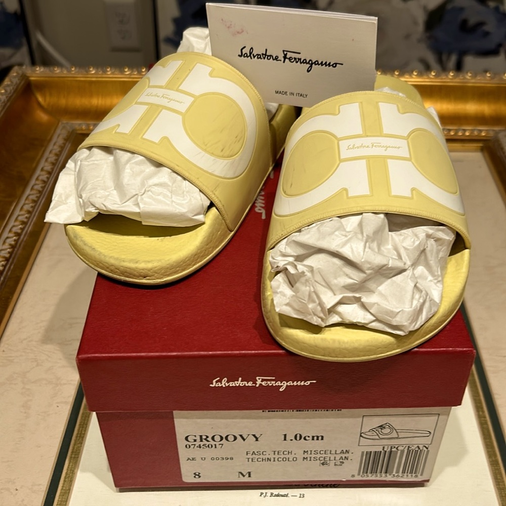 SALVATORE FERRAGAMO SLIDES
